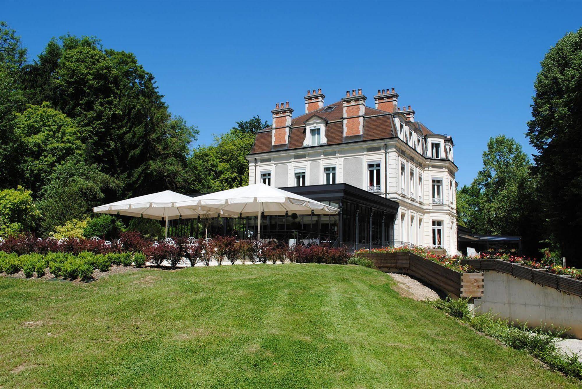 Château de La Dame Blanche - Logis Geneuille Exterior foto