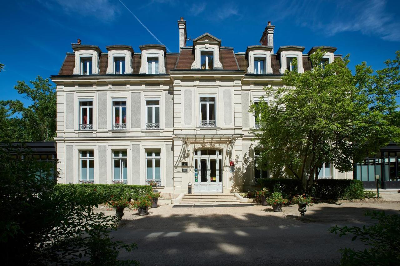 Château de La Dame Blanche - Logis Geneuille Exterior foto